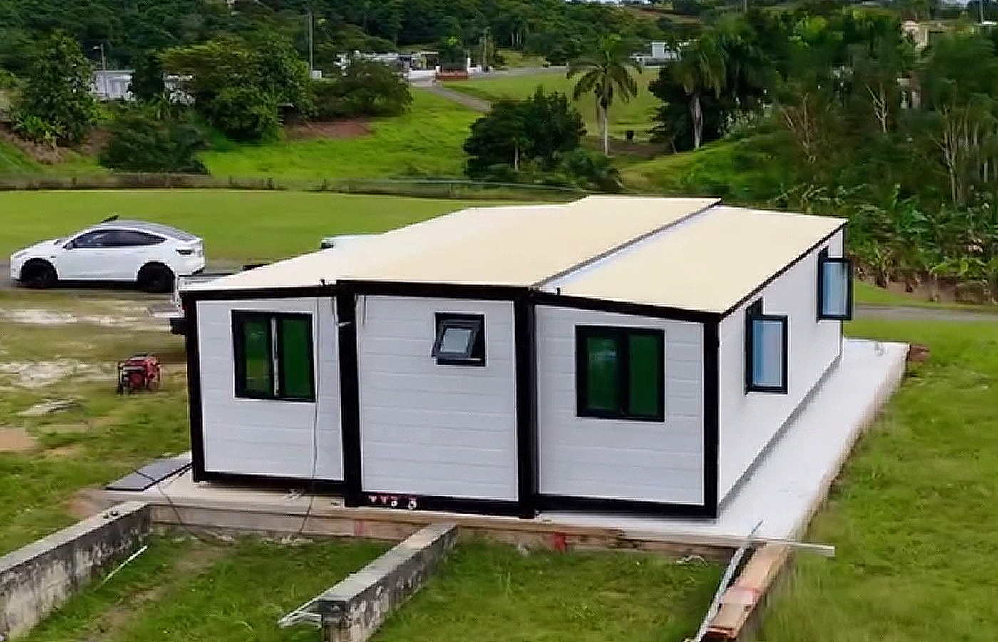 바닥에서 천장까지 이어지는 창문이 있는 20피트 현대식 확장형 컨테이너 맞춤형 매장 바닥에서 천장까지 이어지는 창문이 있는 20피트 현대식 확장형 컨테이너 맞춤형 매장