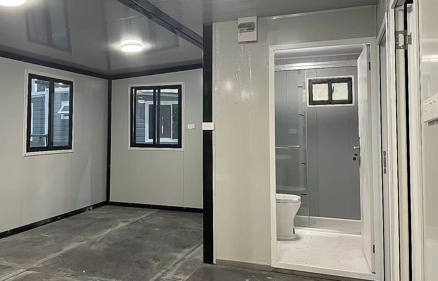 바닥에서 천장까지 이어지는 창문이 있는 20피트 현대식 확장형 컨테이너 맞춤형 매장 바닥에서 천장까지 이어지는 창문이 있는 20피트 현대식 확장형 컨테이너 맞춤형 매장